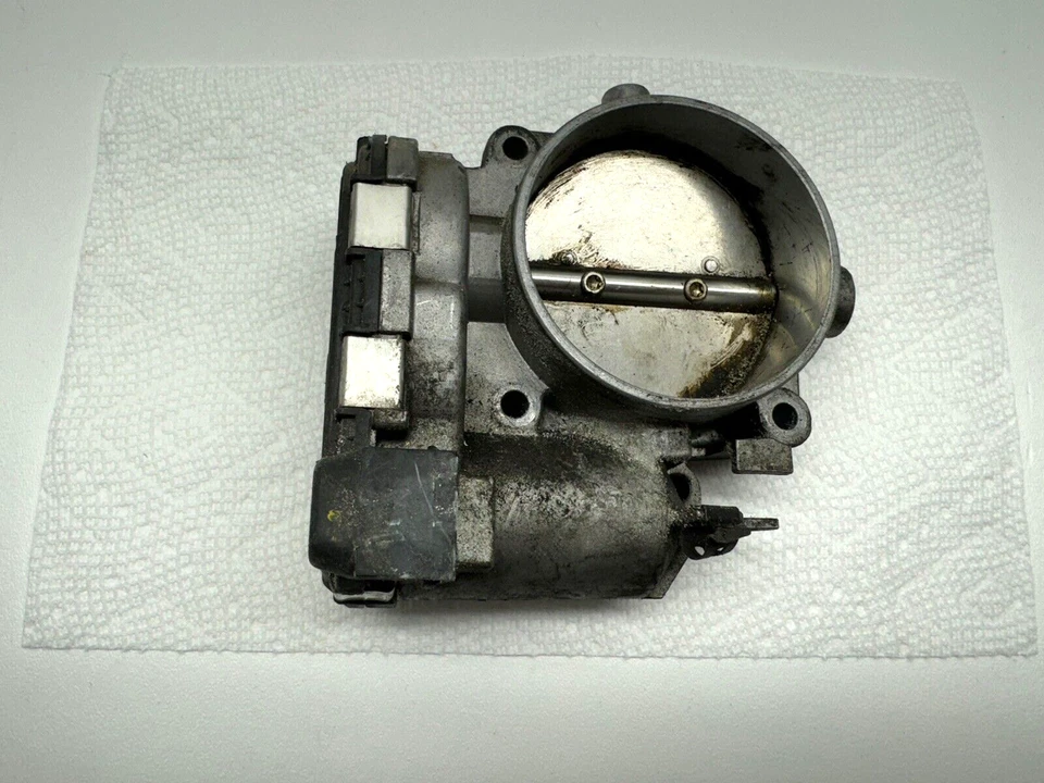 Carrocería de acelerador genuina barata para Mercedes-Benz C300 3,0 L 2008-2012 G500 2002-2008 Foto 1 de 4