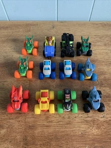 Monster Jam Mini Monstertrucks 12 Stück Trucks Bakugan Toy Story Grave Digger - Bild 1 von 5