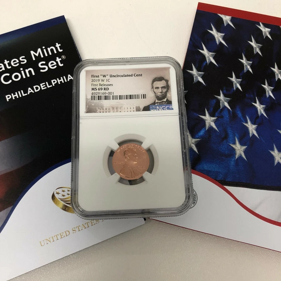 (1) 2019 United States Mint Unc Set w/ 2019 W PENNY NGC MS69RD First Releases - Image 1 of 3
