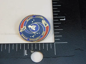 NASA SPACE SHUTTLE STS-69 COCKRELL WALKER NEWMAN VOSS GERNHARDT PIN - Picture 1 of 2