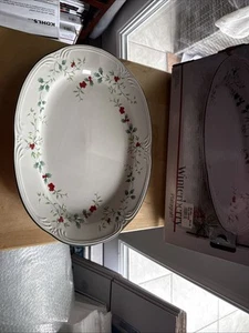 Pfaltzgraff Oval Platter 14.4” Winterberry New In Box - Picture 1 of 11
