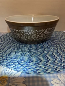 Vintage Pyrex Braun Woodland Rührschüssel 2,5 L Ofengeschirr #403 Sehr guter Zustand - Bild 1 von 9