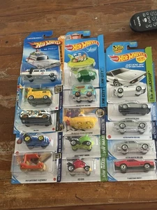 LARGE LOT/GROUP OF HOT WHEELS SCREEN TIME DIE-CAST! LOT OF 15 POPULAR CASTINGS! - Picture 1 of 19