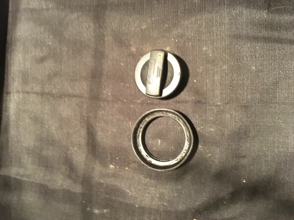 Volkswagen Passat 2008-2012 Audi A3 A4 Turbo TFSI 2,0 L EA888 tapa de aceite OEM Foto 1 de 1