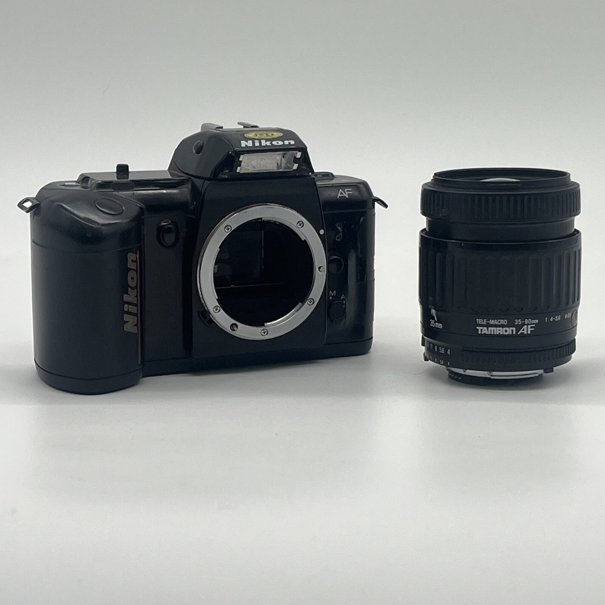未使用 Nikon AF F-401 SLR Film Camera ボディのみ Nikon F-401
