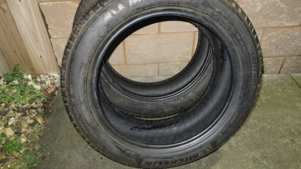 Neumáticos Michelin Latitude Tour HP 255/50R19 un par Foto 1 de 4