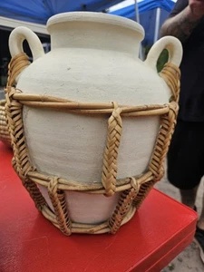Boho Chic Keramik Urne mit geflochtenen Rattan umwickelten Details - Bild 1 von 4