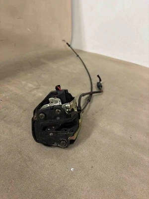 2007 Kia Sedona Sliding Door Latch Lock Passenger Side - Image 1 of 4