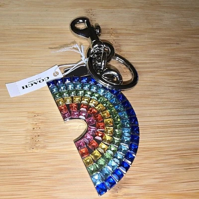 Raro Coach Rainbow Crystal Charm F65128, 2019 Sunset Outlet exclusivo Pre Pride Foto 1 de 4
