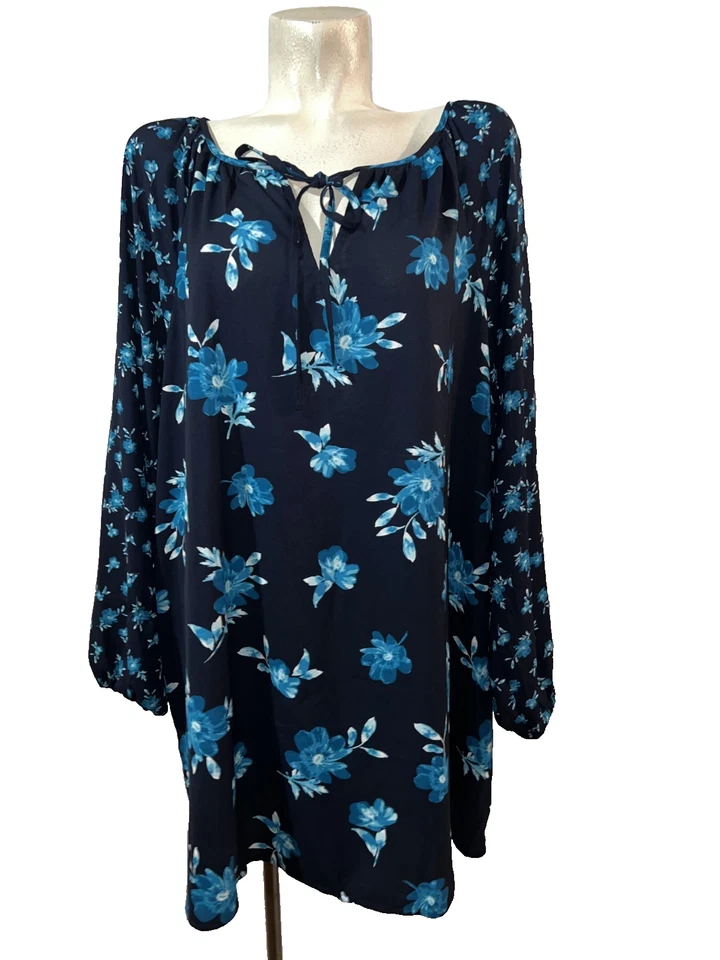 Túnica informal floral azul y blanco manga 3/4 floral Woman Within Top para mujer 2X Plus Foto 1 de 4