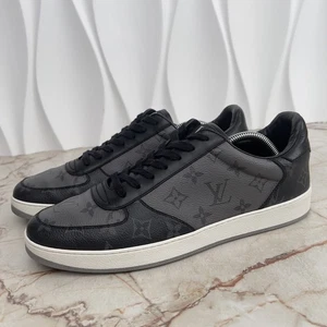 Louis Vuitton Rivoli Sneaker Monogram Eclipse Grau Canvas 9 LV oder 10 US 43 EUR - Bild 1 von 12