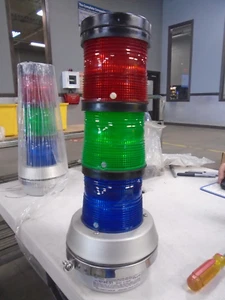 EDWARDS SIGNAL 101BS-G1 BASE MOUNTED HORN WITH LIGHT STACK 24VDC - Picture 1 of 2