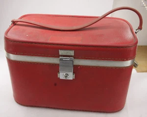 Amelia Earhart by Baltimore Luggage Red w/original Mirror - Keyless VINTAGE - Picture 1 of 9
