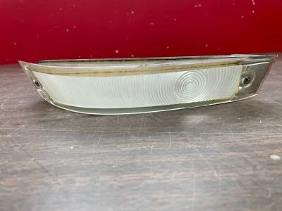 Oldsmobile 88 98 1960 RH montaje de luz de estacionamiento carcasa lente nos GM 123 Foto 1 de 4