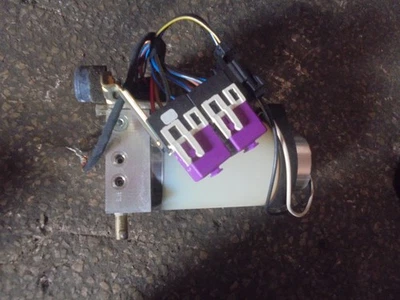 BMW Z3 Hydraulic Roof Pump Motor 8407224 - Image 1 of 3