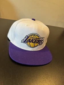 Los Angeles Lakers Mitchell & Ness 2-Tone Classic Snapback White & Purple Hat - Picture 1 of 10