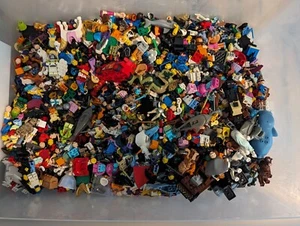 LEGO MINIFIGURES & Accessories Random Bulk Lot POTTER/DC/DISNEY AND MORE! - Picture 1 of 2