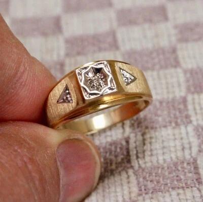 NUEVO ANILLO SOLITARIO DE DIAMANTES DE ORO AMARILLO DE DIEZ QUILATES PARA HOMBRE (talla 10) Foto 1 de 4