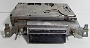 radio AM 986835 1960's? - Picture 1 of 3