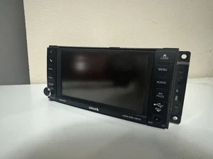 Dodge Ram 1500 2011-2012 receptor de radio AM FM con pantalla OEM - Imagen 1 de 3