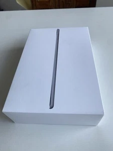 *BOITE SEULE* Apple iPad mini 4ème génération Wi-Fi gris sidéral 128 Go - Photo 1/4