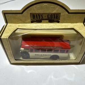 Vintage Lledo Days Gone 1932 AEC Regal Single Deck Bus Red & White Coach Co. - Picture 1 of 14