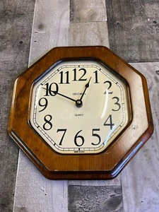 Orologio da parete ottagonale vintage VERICHRON con cornice in legno massello 10,5". BELLO testato! - Foto 1 di 6