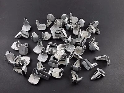 Clips para panel de puerta Cadillac - Se adapta a orificio de 5/16" - 3/4" de largo - 50 clips - #120 Foto 1 de 4