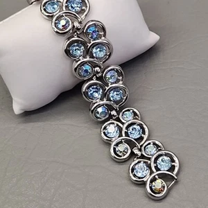 Pulsera Trifari Vintage Diamantes de Imitación AB Vidrio Azul Ancho Tono Plata 7 1/8" - Imagen 1 de 14