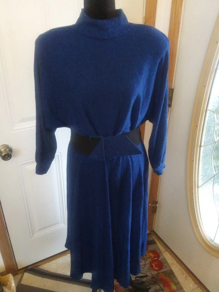 Vestido para mujer Venezia cuello alto talla 14 cintura elástica color azul/negro con cinturón Foto 1 de 4