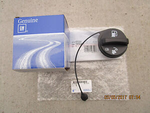 02 03 CADILLAC ESCALADE FUEL GAS TANK FILLER CAP WITH TETHER OEM BRAND NEW