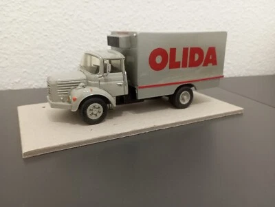 Collector camion BERLIET GLR 160 M 3 Frigorifique Olida Parade pour Momaco 1 /43 - Photo 1/4