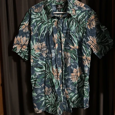 Volcom Classic Fit Button Down Hawaiian Print, XXL - Image 1 of 4