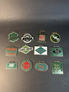 Konvolut 12 „Eine klassische Ausgabe“ verschiedene Eisenbahn grün farbige Uhrenanhänger - Bild 1 von 20