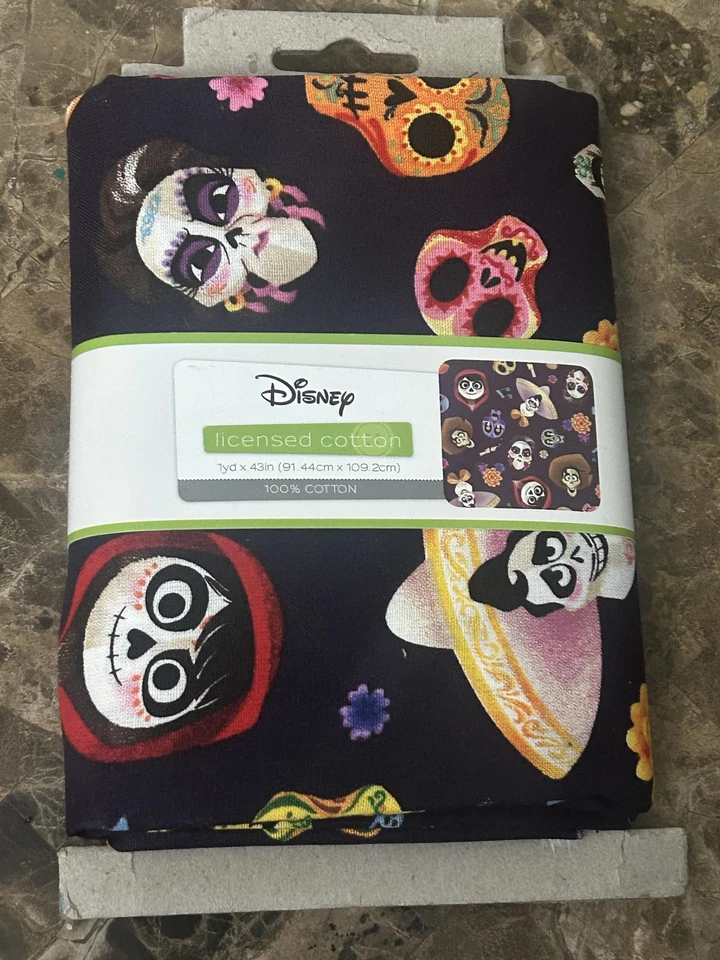 Disney Pixar Coco Friends Cabeza Lanzar Tela 1 yarda Algodón Acolchado Material de Costura Foto 1 de 4