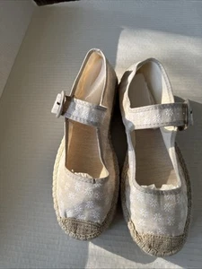 Free People Surfside Daisy Mary Janes taglia 39 Spagna giallo bianco margherite taglia 8,5 - Foto 1 di 24