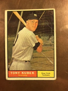 Tony Kubek 1961 Topps #265, HOF, Poor corners, slightly off center, small crease - Picture 1 of 4