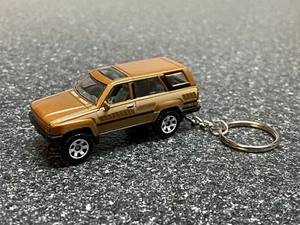 1985 Toyota 4runner 4 Runner Keychain Diecast Car - Picture 1 of 4