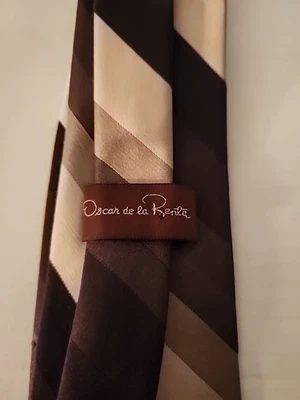 Oscar La Renta Mens Tie In Shades of Brown Diagonal Stripes Foto 1 de 4