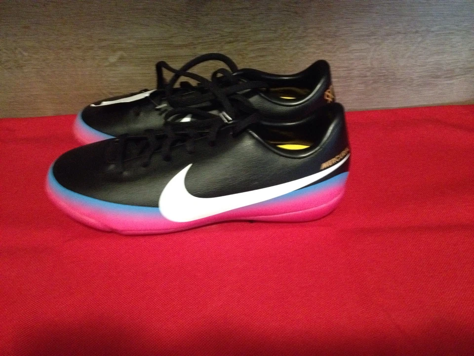 Nike Mercurial Mädchen Hallenschuhe Gr:33,5 Neu Ohne Karton - Bild 1 von 1