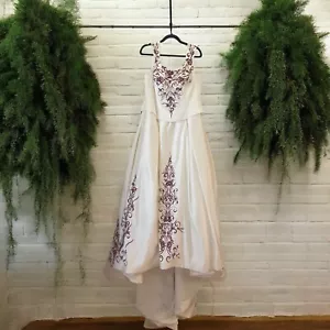 ￼Satin Ivory Wedding Dress Red Embroidery & Beading Lace Up Back Size 20 New - Picture 1 of 11