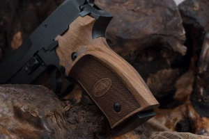KSD Brand Sig Sauer P226 /SL /Sport I/ II/II SL/II SL PPC Compatible Walnut Grip - Picture 1 of 1