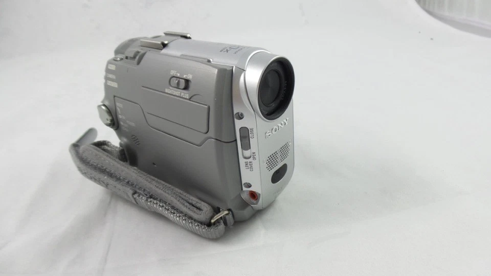 Sony NTSC MiniDV Digital HandyCam Camcorder 10x Zoom - Video Transfer (DCR-HC20) - Image 1 of 1