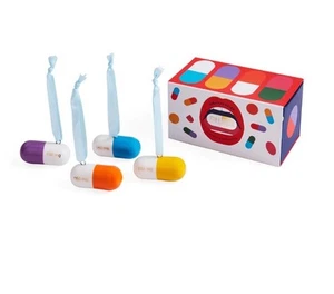 Jonathan Adler Pharmazeutische Pillen Ornamente 4er Set - Neu im Karton Pop Art Pillen - Bild 1 von 8