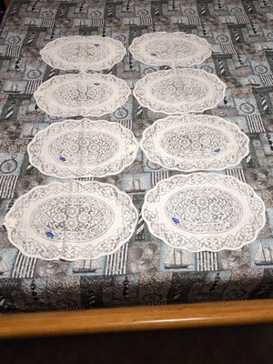 Juego de (8) tapetes de encaje cuáquero ovalados de 13" por 19" de Rikes  Foto 1 de 4