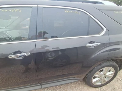 Used Rear Left Door Assembly Rear Side fits: 2014 Chevrolet Equinox w/privacy ti Foto 1 de 4