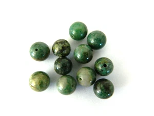 Jade, Smooth Round Beads, 8mm Approx, Bag Of 11 Beads, Mixed Green Colours - Bild 1 von 1