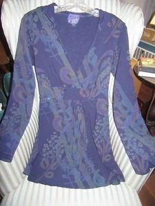 NWT  PAST SEASON FRESH  PRODUCE ME "RIO" DESIGN  V-NECK HOODED TUNIC  (XS/S) - Picture 1 of 3