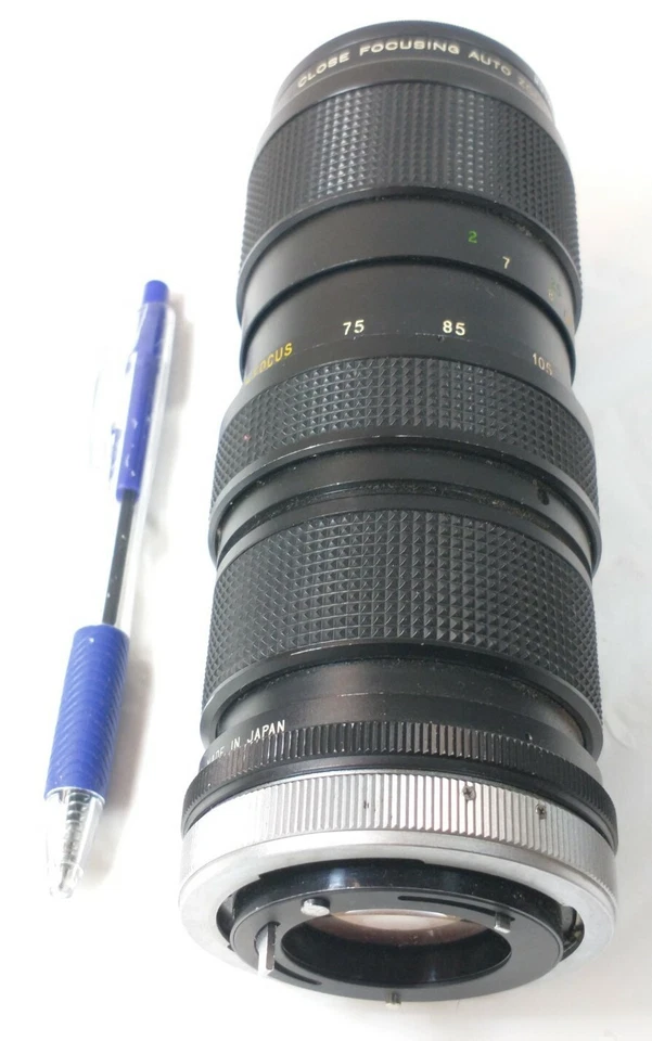 Vivitar 75-205mm f/3.8 Zoom Lens 58MM Close Focusing Auto Zoom HOVA HMC Skylight - Image 1 of 4