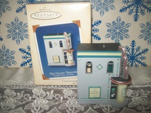 HALLMARK NOSTALGIC HOUSES AND SHOPS THE GRAND THEATER #20 SERIES 2003 ORNAMENTS